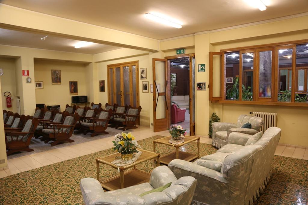 Hotel Casa Piccole Ancelle Di Cristo Re Roma