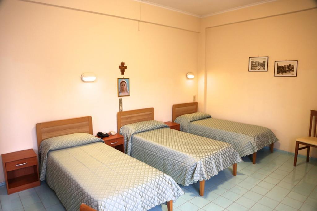 Casa Piccole Ancelle Di Cristo Re Roma